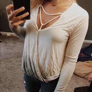 v-neck longsleeve top